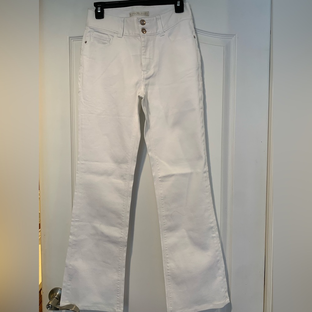 Women's Mid-rise Bootleg White Jeans